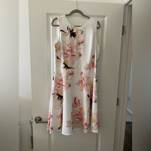 White House Black Market floral sleeveless dress. Size 16.